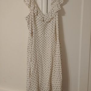 Polka dot dress with ruffle sleeve